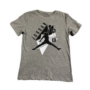 Jordan Boys Short Sleeve Gray Shirt With Front Design Size Medium NWT